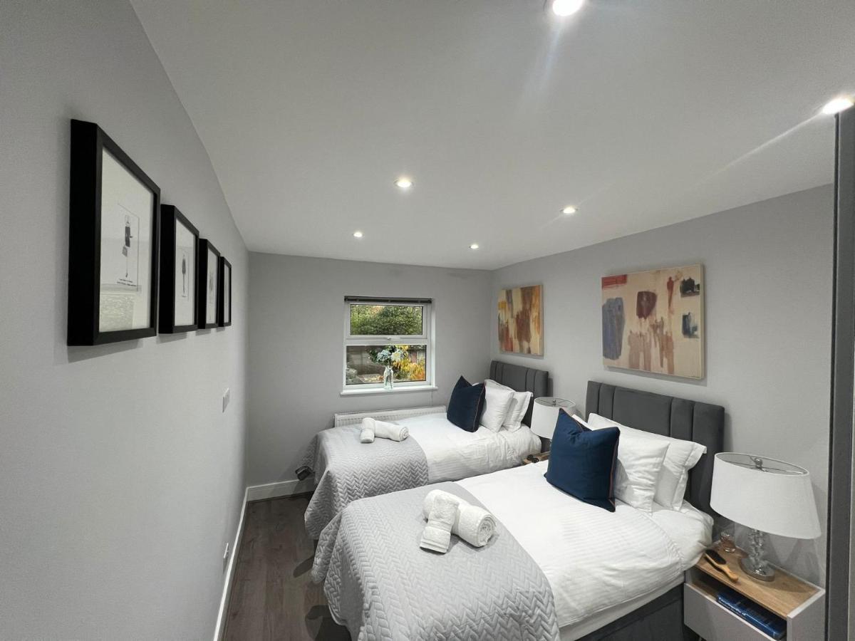Aisiki Apartments At Stanhope Road, North Finchley, Airconditioned Multiple 2 Or 3-Bedroom, Pet-Friendly Duplex Flats, King Or Twin Beds, Airconditioned & Free Wi-Fi מראה חיצוני תמונה