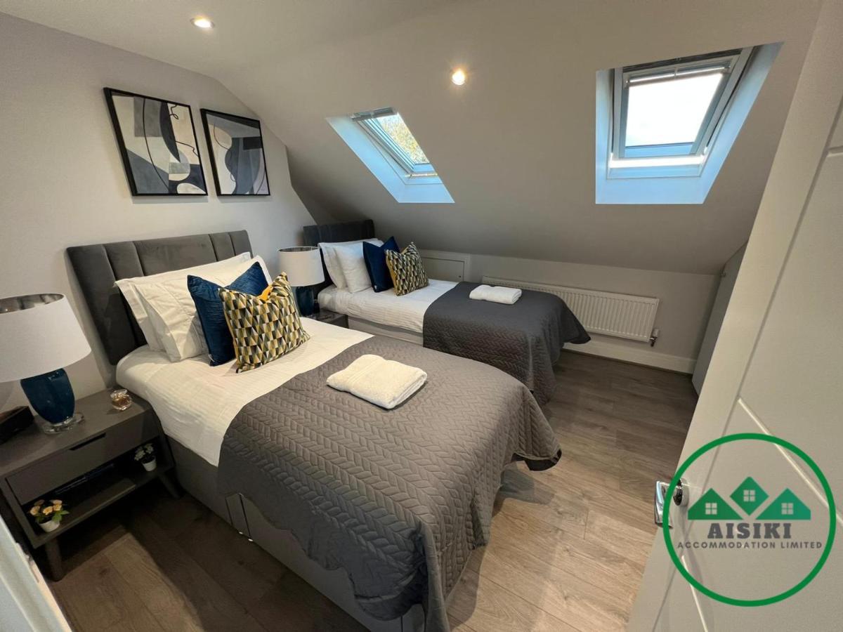Aisiki Apartments At Stanhope Road, North Finchley, Airconditioned Multiple 2 Or 3-Bedroom, Pet-Friendly Duplex Flats, King Or Twin Beds, Airconditioned & Free Wi-Fi מראה חיצוני תמונה