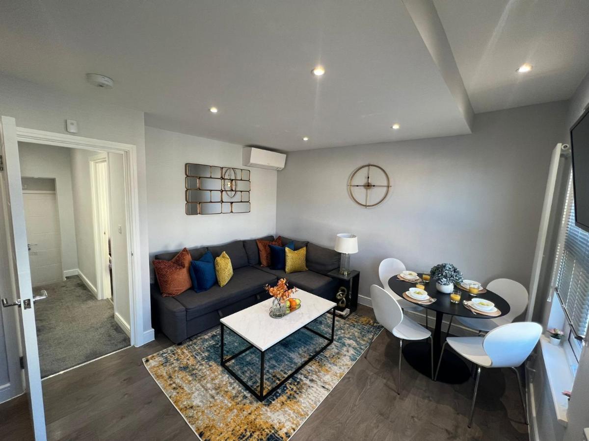 Aisiki Apartments At Stanhope Road, North Finchley, Airconditioned Multiple 2 Or 3-Bedroom, Pet-Friendly Duplex Flats, King Or Twin Beds, Airconditioned & Free Wi-Fi מראה חיצוני תמונה