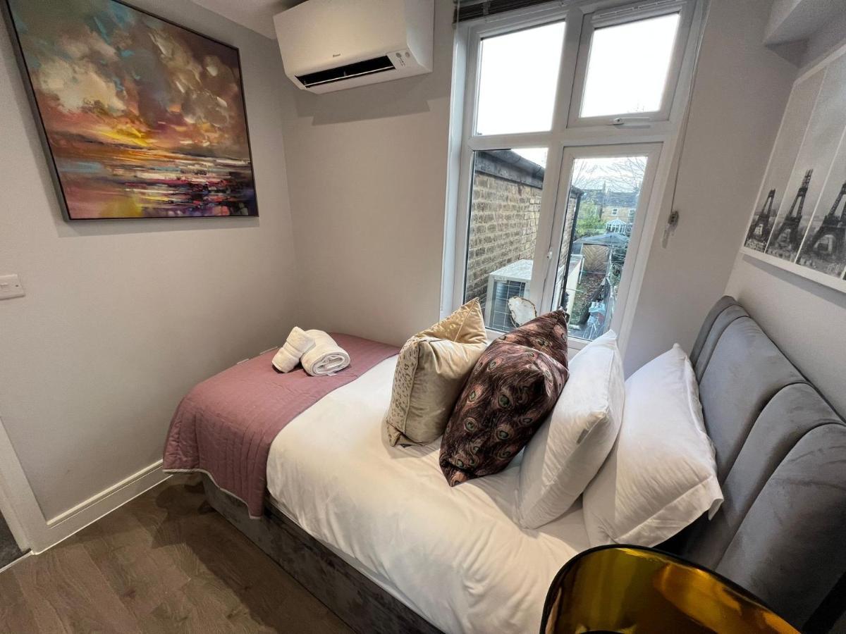 Aisiki Apartments At Stanhope Road, North Finchley, Airconditioned Multiple 2 Or 3-Bedroom, Pet-Friendly Duplex Flats, King Or Twin Beds, Airconditioned & Free Wi-Fi מראה חיצוני תמונה
