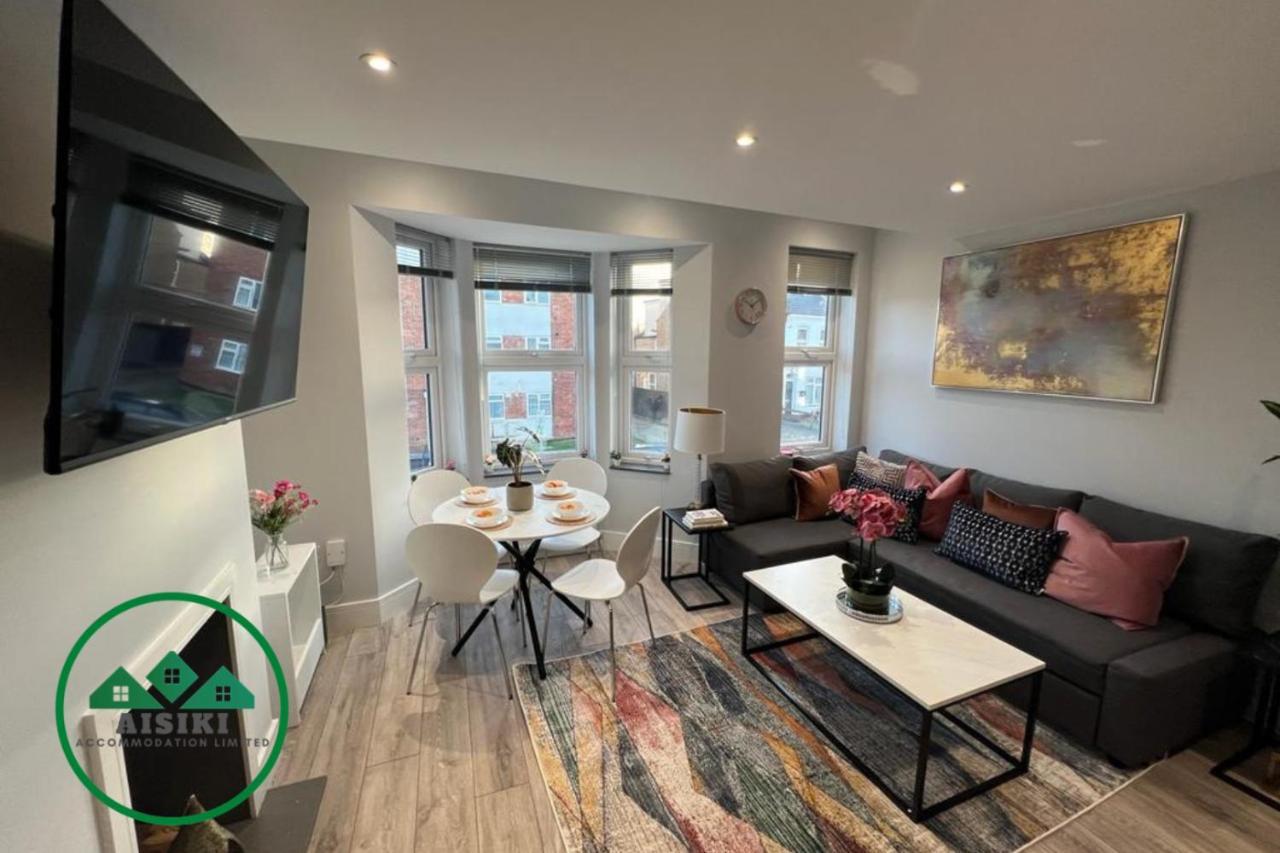 Aisiki Apartments At Stanhope Road, North Finchley, Airconditioned Multiple 2 Or 3-Bedroom, Pet-Friendly Duplex Flats, King Or Twin Beds, Airconditioned & Free Wi-Fi מראה חיצוני תמונה