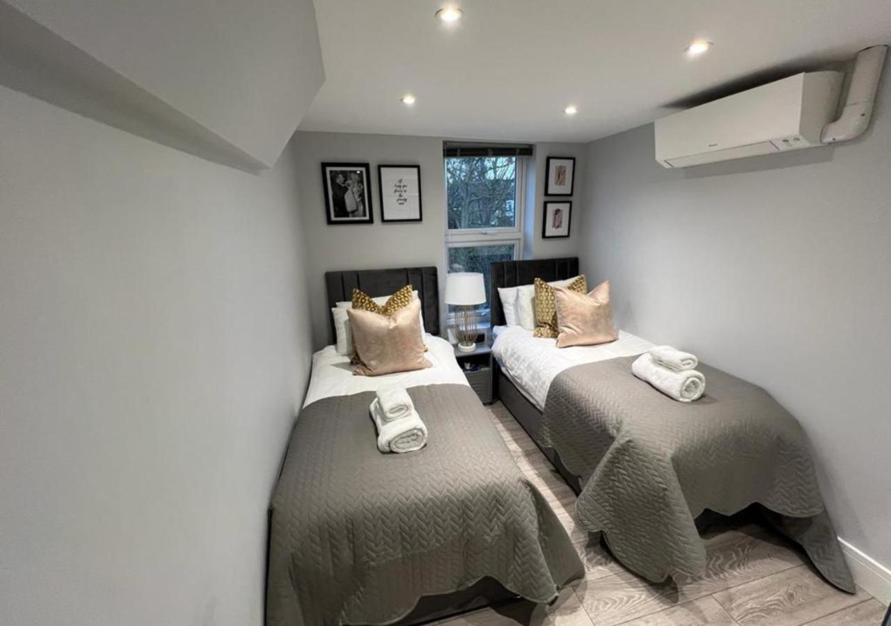 Aisiki Apartments At Stanhope Road, North Finchley, Airconditioned Multiple 2 Or 3-Bedroom, Pet-Friendly Duplex Flats, King Or Twin Beds, Airconditioned & Free Wi-Fi מראה חיצוני תמונה
