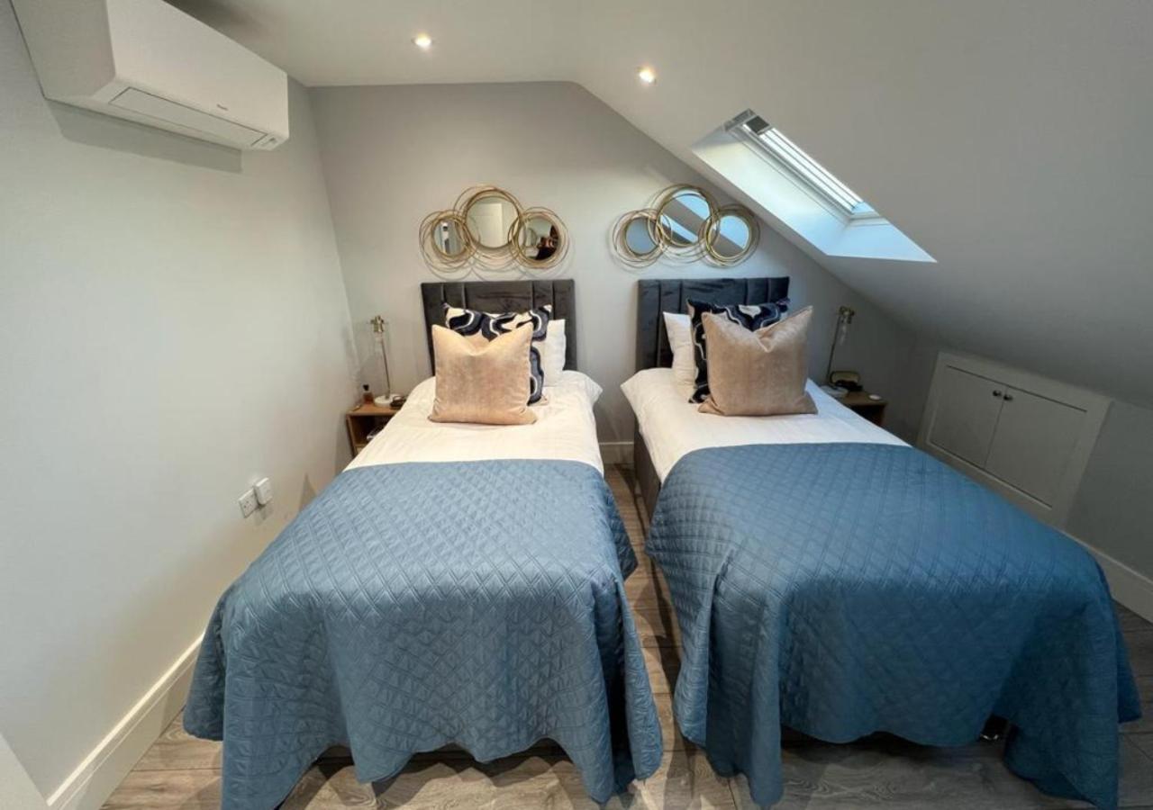 Aisiki Apartments At Stanhope Road, North Finchley, Airconditioned Multiple 2 Or 3-Bedroom, Pet-Friendly Duplex Flats, King Or Twin Beds, Airconditioned & Free Wi-Fi מראה חיצוני תמונה