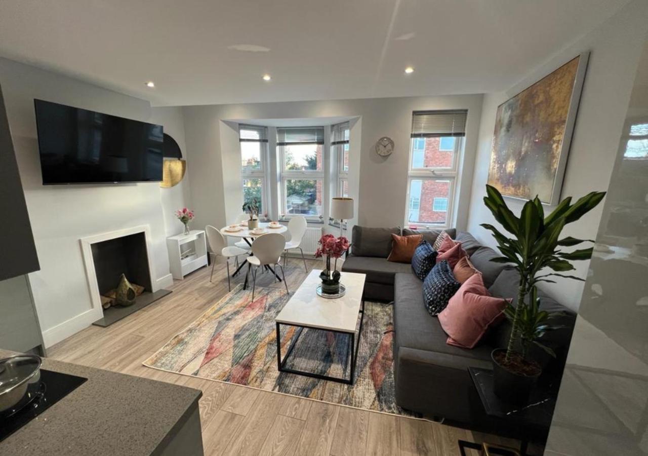 Aisiki Apartments At Stanhope Road, North Finchley, Airconditioned Multiple 2 Or 3-Bedroom, Pet-Friendly Duplex Flats, King Or Twin Beds, Airconditioned & Free Wi-Fi מראה חיצוני תמונה