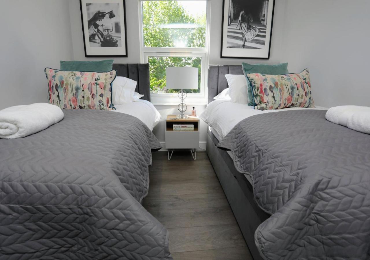 Aisiki Apartments At Stanhope Road, North Finchley, Airconditioned Multiple 2 Or 3-Bedroom, Pet-Friendly Duplex Flats, King Or Twin Beds, Airconditioned & Free Wi-Fi מראה חיצוני תמונה