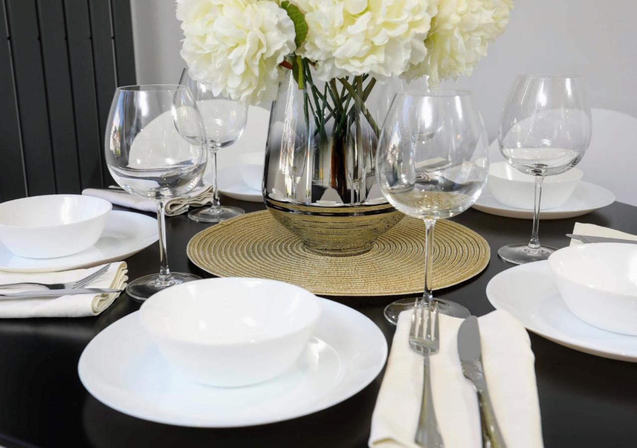 Aisiki Apartments At Stanhope Road, North Finchley, Airconditioned Multiple 2 Or 3-Bedroom, Pet-Friendly Duplex Flats, King Or Twin Beds, Airconditioned & Free Wi-Fi מראה חיצוני תמונה