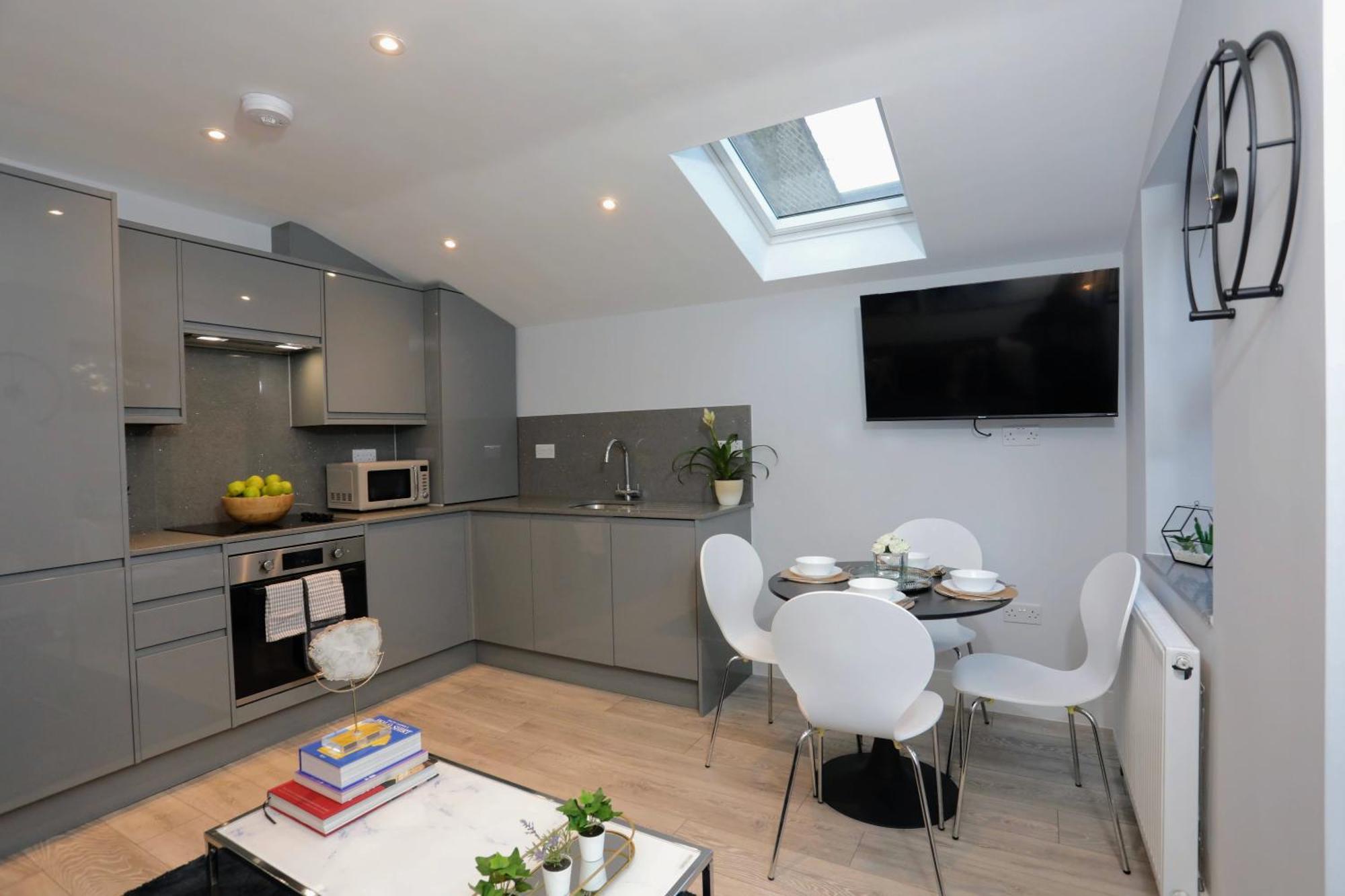 Aisiki Apartments At Stanhope Road, North Finchley, Airconditioned Multiple 2 Or 3-Bedroom, Pet-Friendly Duplex Flats, King Or Twin Beds, Airconditioned & Free Wi-Fi מראה חיצוני תמונה