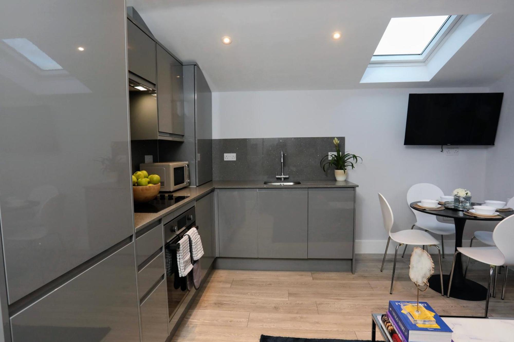 Aisiki Apartments At Stanhope Road, North Finchley, Airconditioned Multiple 2 Or 3-Bedroom, Pet-Friendly Duplex Flats, King Or Twin Beds, Airconditioned & Free Wi-Fi מראה חיצוני תמונה