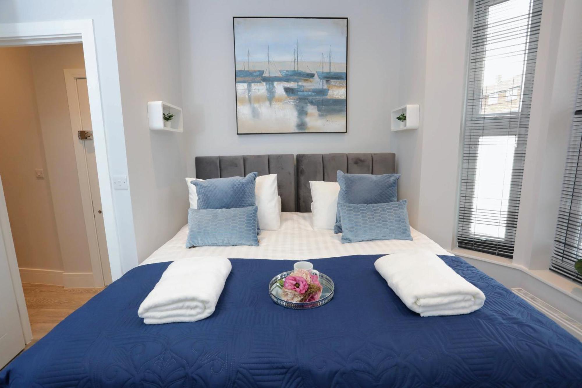 Aisiki Apartments At Stanhope Road, North Finchley, Airconditioned Multiple 2 Or 3-Bedroom, Pet-Friendly Duplex Flats, King Or Twin Beds, Airconditioned & Free Wi-Fi מראה חיצוני תמונה