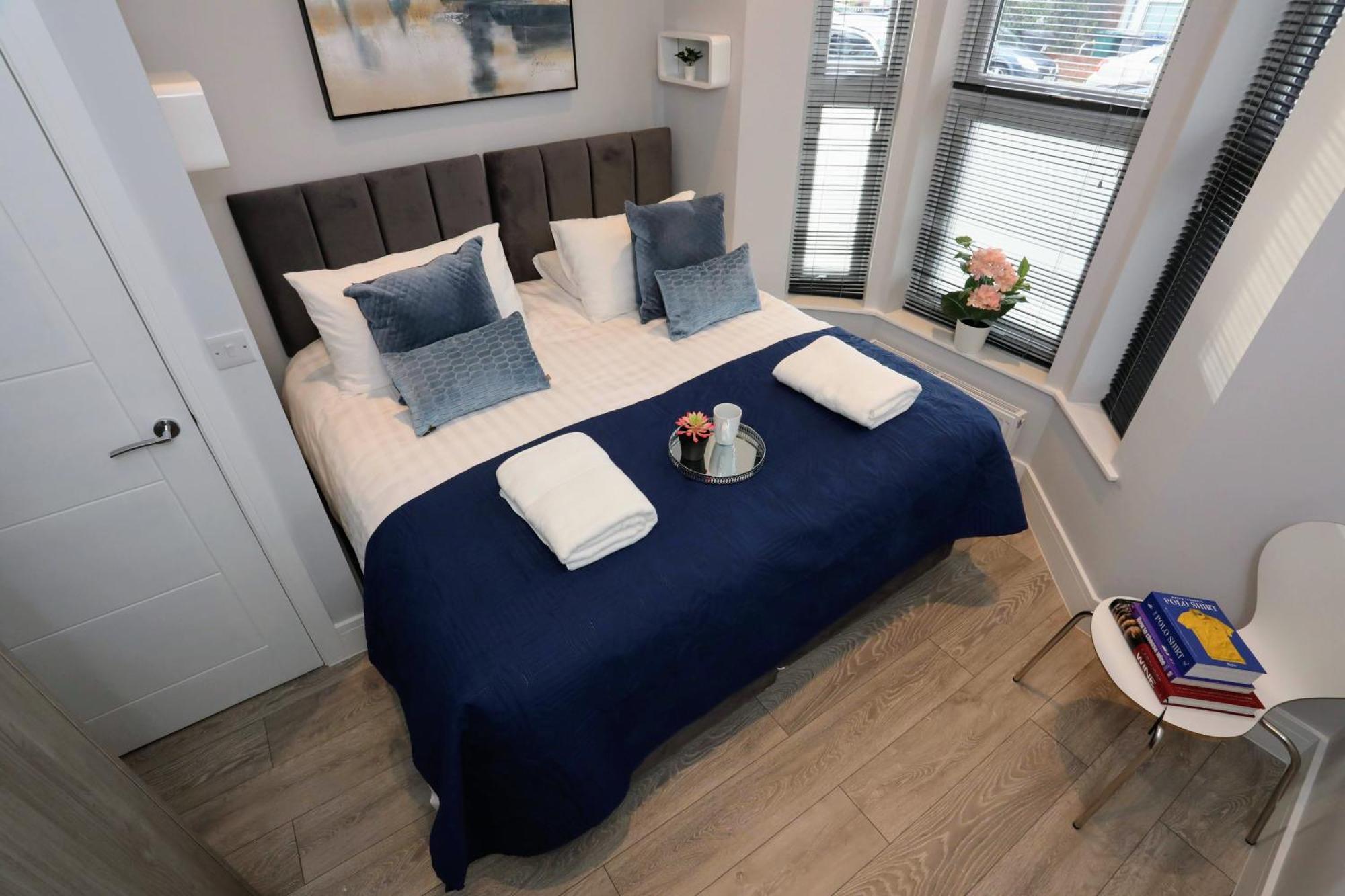 Aisiki Apartments At Stanhope Road, North Finchley, Airconditioned Multiple 2 Or 3-Bedroom, Pet-Friendly Duplex Flats, King Or Twin Beds, Airconditioned & Free Wi-Fi מראה חיצוני תמונה