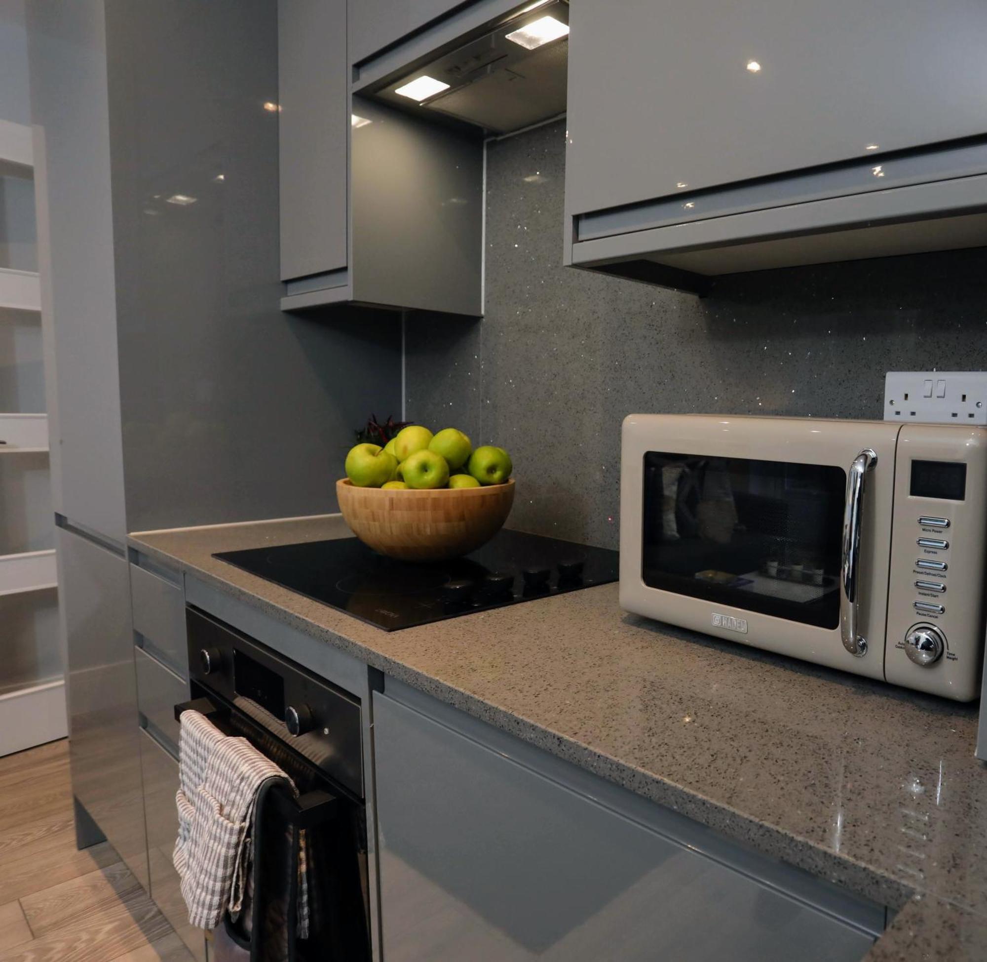 Aisiki Apartments At Stanhope Road, North Finchley, Airconditioned Multiple 2 Or 3-Bedroom, Pet-Friendly Duplex Flats, King Or Twin Beds, Airconditioned & Free Wi-Fi מראה חיצוני תמונה