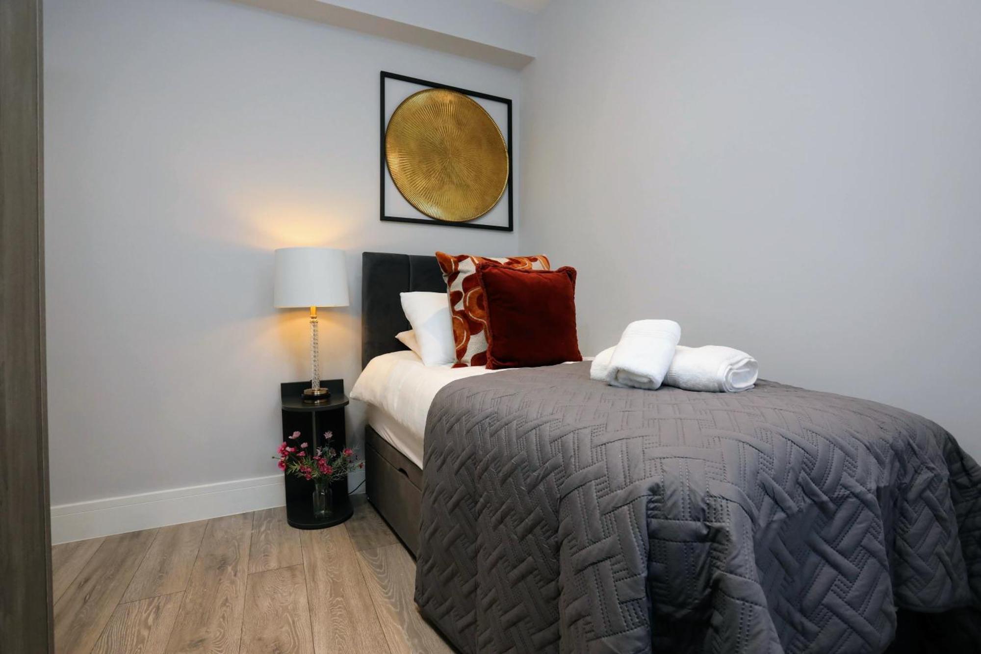 Aisiki Apartments At Stanhope Road, North Finchley, Airconditioned Multiple 2 Or 3-Bedroom, Pet-Friendly Duplex Flats, King Or Twin Beds, Airconditioned & Free Wi-Fi מראה חיצוני תמונה