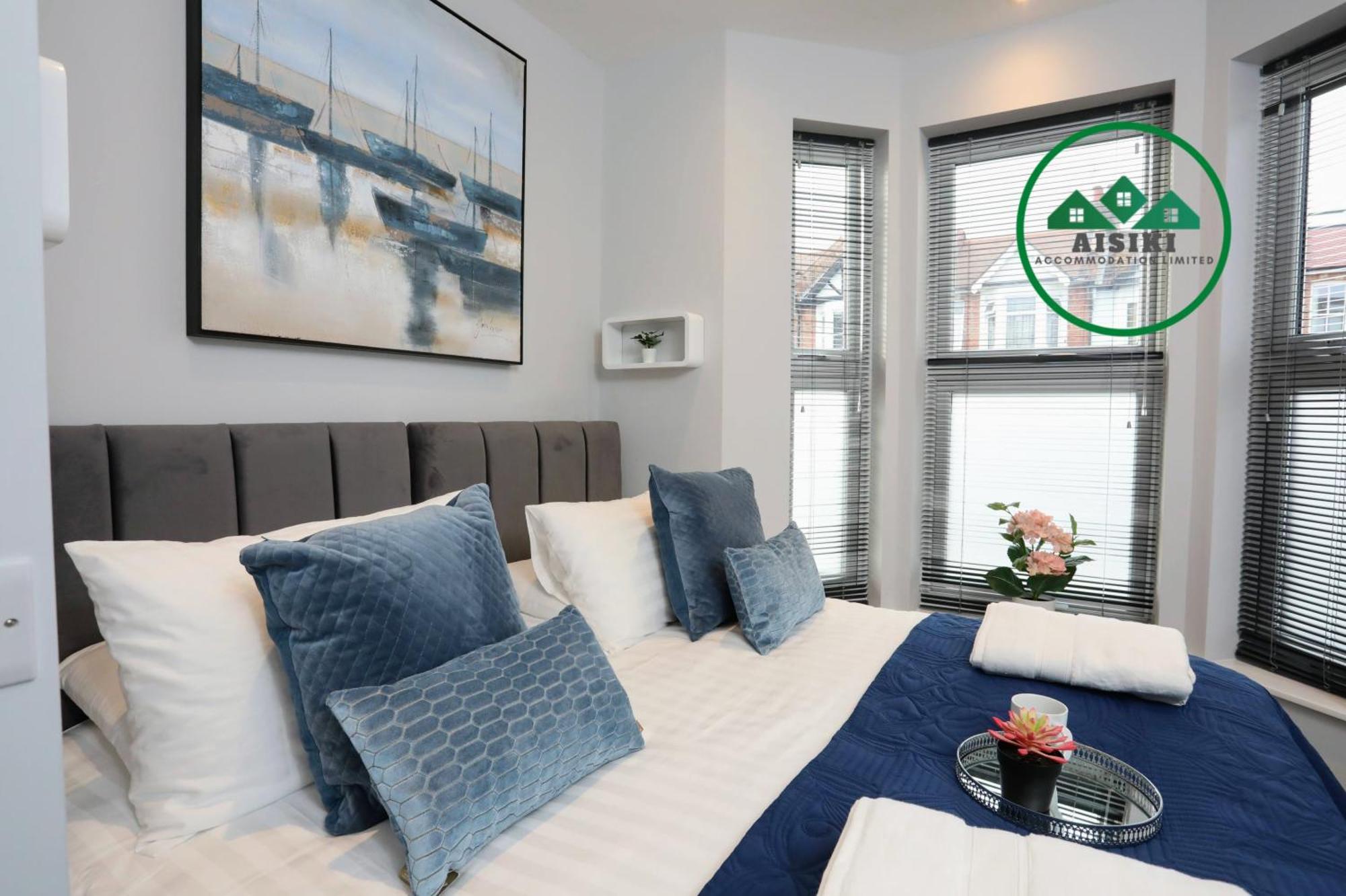 Aisiki Apartments At Stanhope Road, North Finchley, Airconditioned Multiple 2 Or 3-Bedroom, Pet-Friendly Duplex Flats, King Or Twin Beds, Airconditioned & Free Wi-Fi מראה חיצוני תמונה